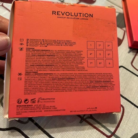 NWT/NIB Revolution palette - Picture 4 of 8